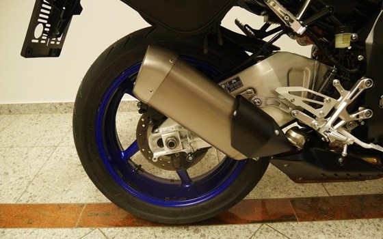 Gebrauchtmotorrad Yamaha MT-10 SP - Bild 7 Gebrauchtmotorrad Yamaha MT-10 SP - Bild 7
