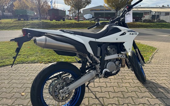 Neufahrzeug Suzuki DR-Z4SM - Bild 14