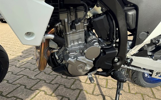 Neufahrzeug Suzuki DR-Z4SM - Bild 19