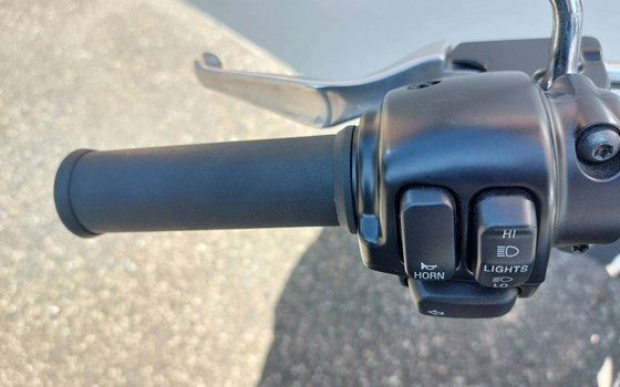 Gebrauchtmotorrad Harley-Davidson Sportster XL 883 L SuperLow - Bild 7