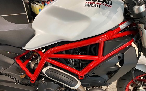 Gebrauchtmotorrad Ducati Monster 797 - Bild 10