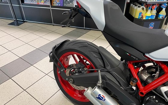 Gebrauchtmotorrad Ducati Monster 797 - Bild 4