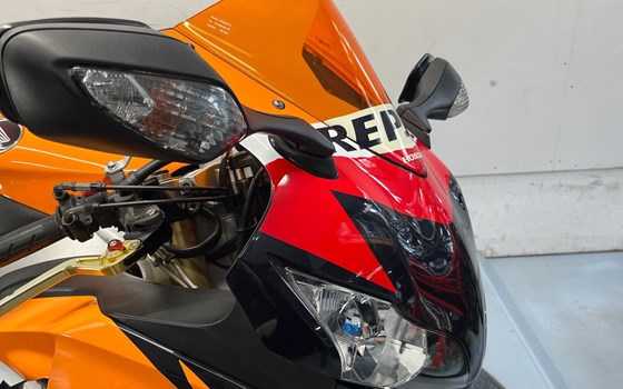 Gebrauchtmotorrad Honda CBR1000RR Fireblade - Bild 17