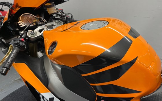 Gebrauchtmotorrad Honda CBR1000RR Fireblade - Bild 8
