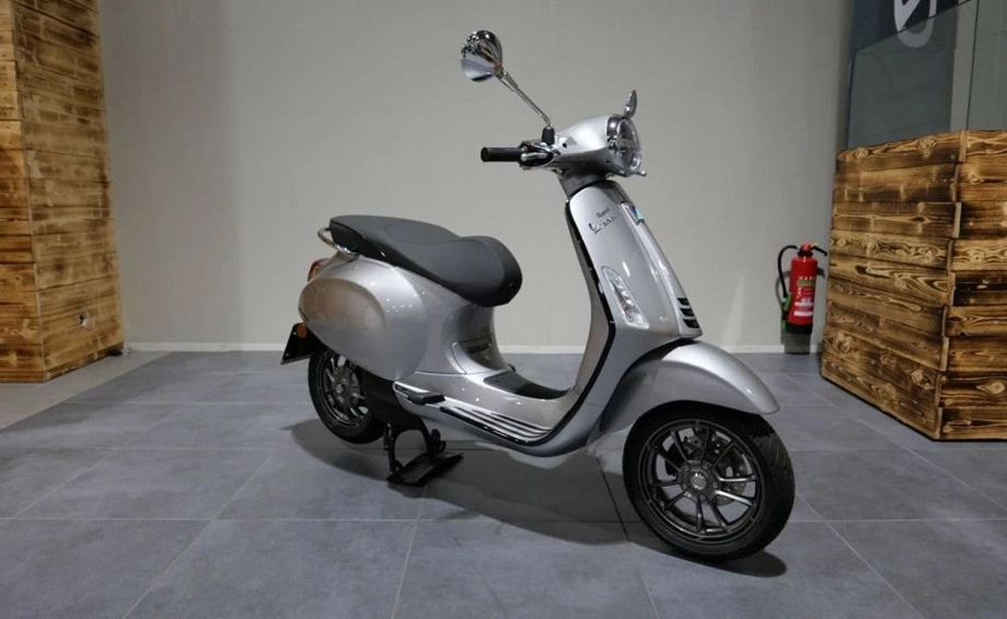 Angebot Vespa Elettrica 70 km/h Bild 1: Angebot Vespa Elettrica 70 km/h