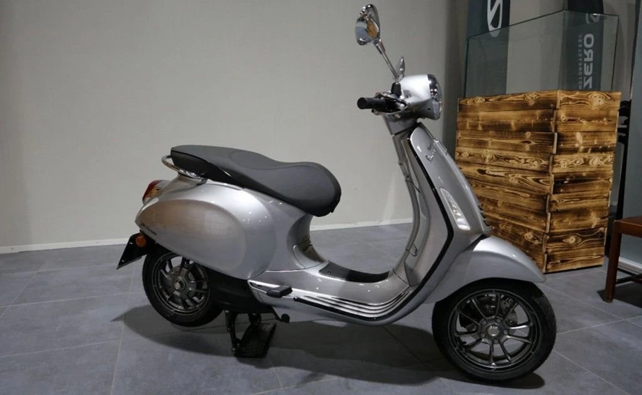 Angebot Vespa Elettrica 70 km/h Bild 3: Angebot Vespa Elettrica 70 km/h