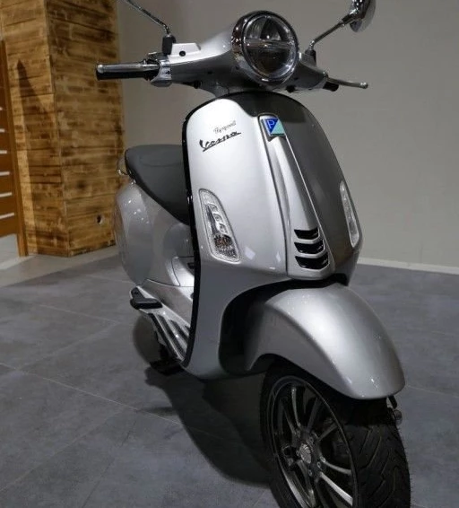 Angebot Vespa Elettrica 70 km/h Bild 4: Angebot Vespa Elettrica 70 km/h