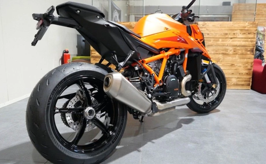 Angebot KTM 1390 Super Duke R EVO Bild 10: Angebot KTM 1390 Super Duke R EVO