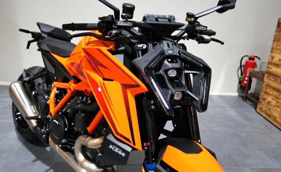Angebot KTM 1390 Super Duke R EVO Bild 4: Angebot KTM 1390 Super Duke R EVO