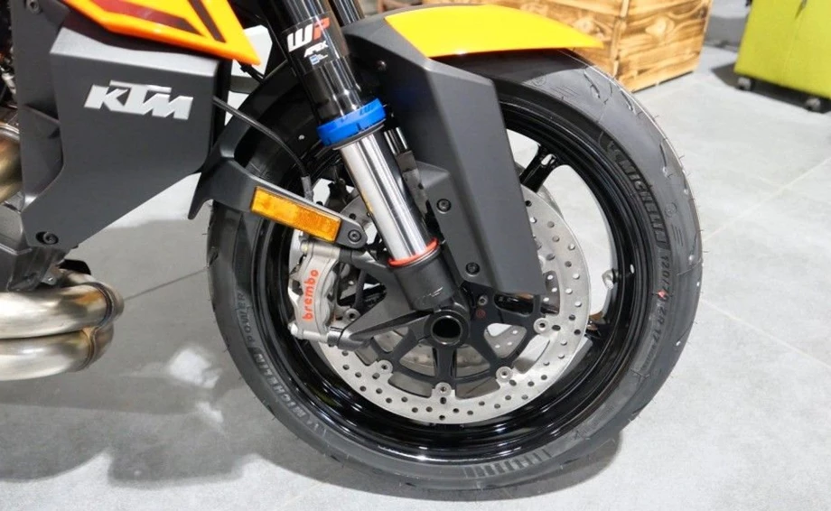 Angebot KTM 1390 Super Duke R EVO Bild 9: Angebot KTM 1390 Super Duke R EVO