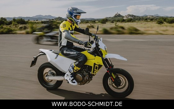 Neufahrzeug Husqvarna 701 Supermoto - Bild 1