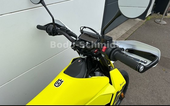 Neufahrzeug Husqvarna 701 Supermoto - Bild 3