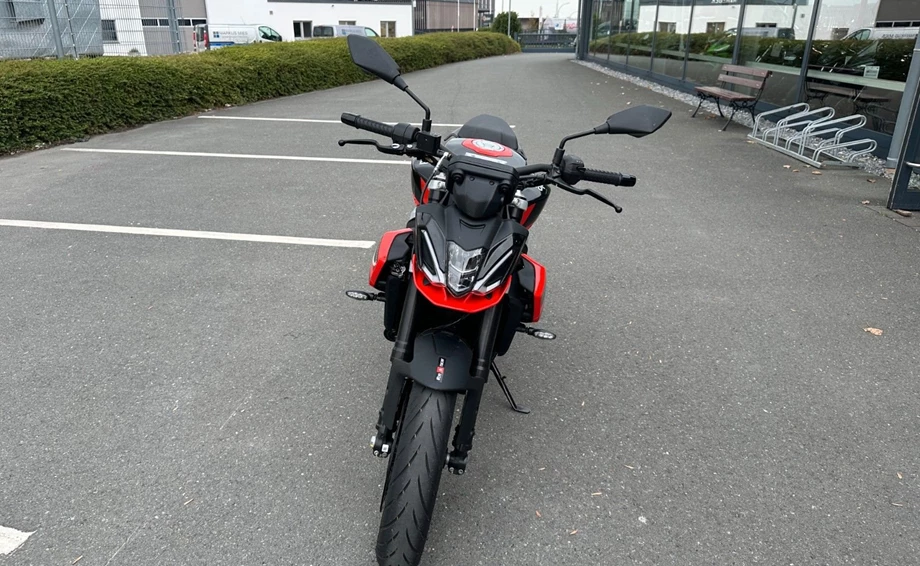 Angebot Aprilia Tuono 457 Bild 2: Angebot Aprilia Tuono 457