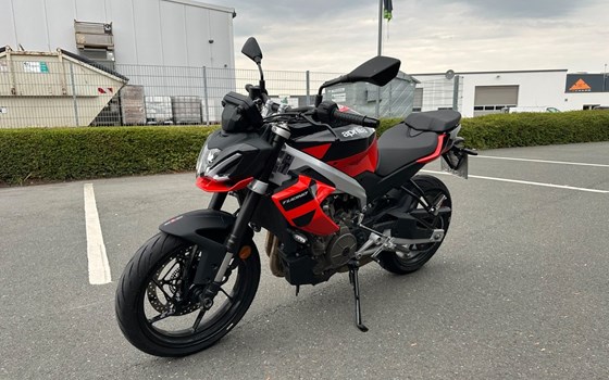 Gebrauchtmotorrad Aprilia Tuono 457 - Bild 3