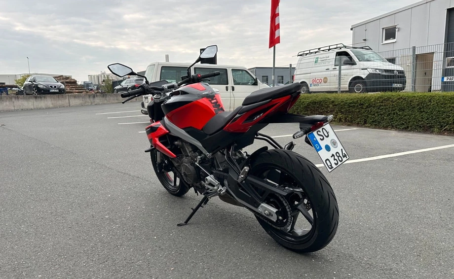 Angebot Aprilia Tuono 457 Bild 6: Angebot Aprilia Tuono 457