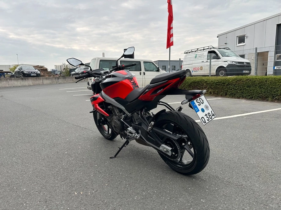 Angebot Aprilia Tuono 457 Bild 6: Angebot Aprilia Tuono 457
