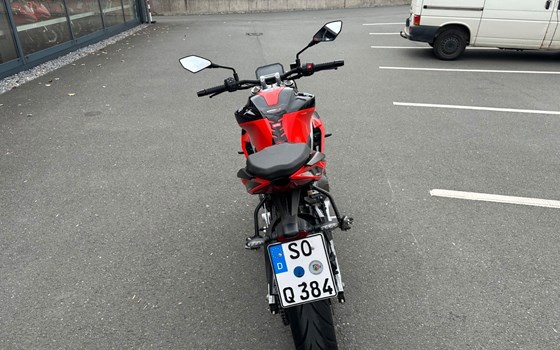 Gebrauchtmotorrad Aprilia Tuono 457 - Bild 7