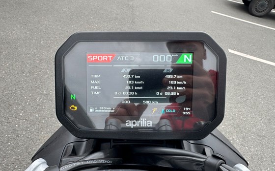 Gebrauchtmotorrad Aprilia Tuono 457 - Bild 9