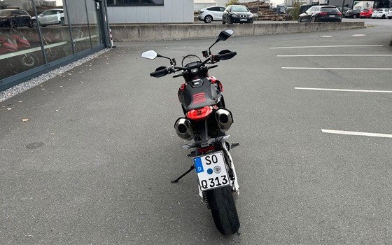 Gebrauchtmotorrad Ducati Hypermotard 698 Mono RVE - Bild 6