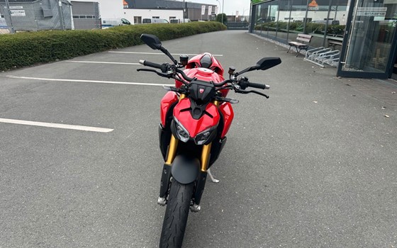 Gebrauchtmotorrad Ducati Streetfighter V2 S - Bild 2