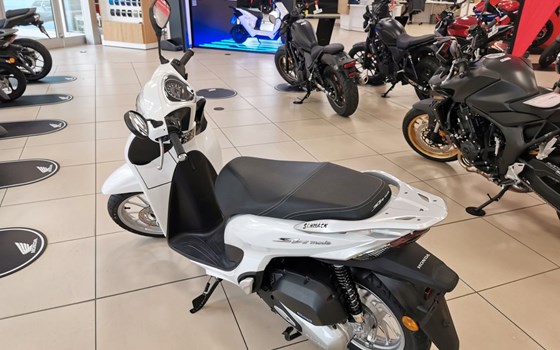 Gebrauchtmotorrad Honda SH125 - Bild 4