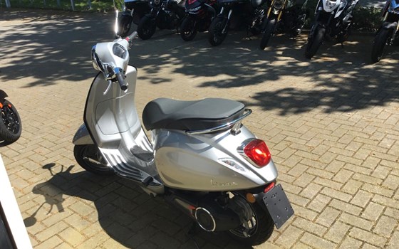 Neufahrzeug Vespa Elettrica 70 km/h - Bild 5
