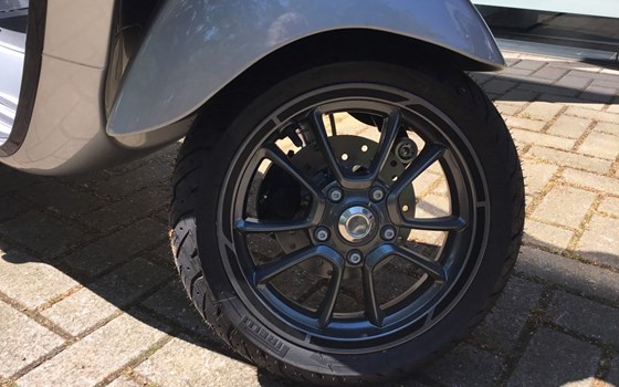 Neufahrzeug Vespa Elettrica 70 km/h - Bild 9