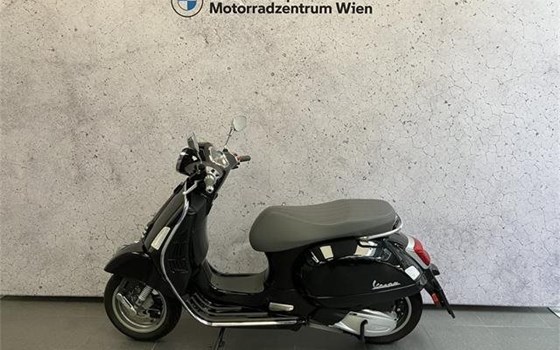 Gebrauchtmotorrad Piaggio Beverly 300 i.e.S - Bild 1 Gebrauchtmotorrad Piaggio Beverly 300 i.e.S - Bild 1