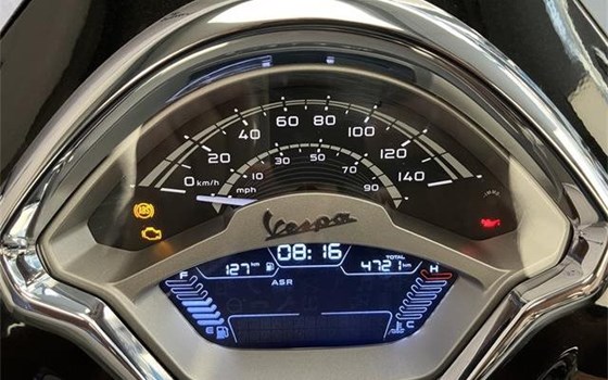 Gebrauchtmotorrad Piaggio Beverly 300 i.e.S - Bild 10 Gebrauchtmotorrad Piaggio Beverly 300 i.e.S - Bild 10