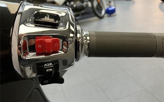 Gebrauchtmotorrad Piaggio Beverly 300 i.e.S - Bild 8 Gebrauchtmotorrad Piaggio Beverly 300 i.e.S - Bild 8