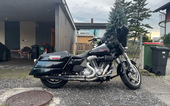 Gebrauchtmotorrad Harley-Davidson Electra Glide Classic FLHTC - Bild 4