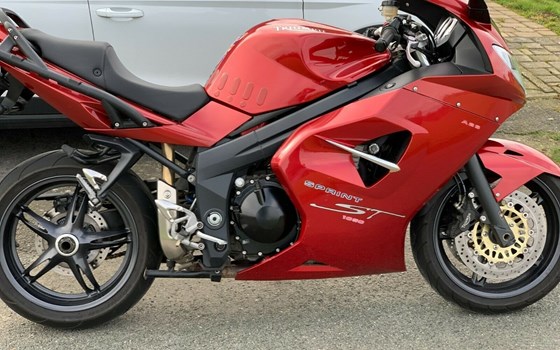 Gebrauchtmotorrad Triumph Sprint ST 1050 - Bild 3