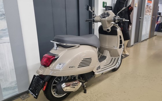Gebrauchtmotorrad Vespa GTS 125 - Bild 3 Gebrauchtmotorrad Vespa GTS 125 - Bild 3