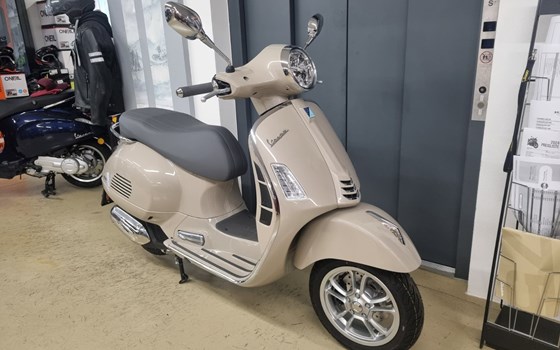 Gebrauchtmotorrad Vespa GTS 125 - Bild 2 Gebrauchtmotorrad Vespa GTS 125 - Bild 2