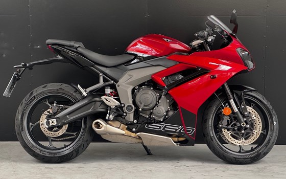 Gebrauchtmotorrad Triumph Daytona 660 - Bild 2