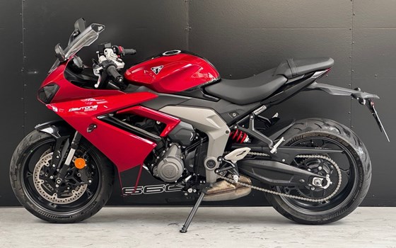 Gebrauchtmotorrad Triumph Daytona 660 - Bild 6