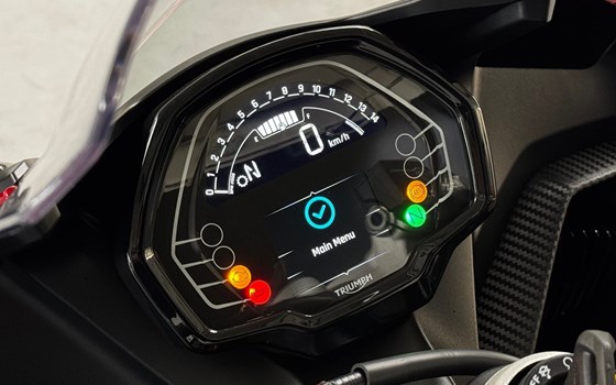 Gebrauchtmotorrad Triumph Daytona 660 - Bild 9