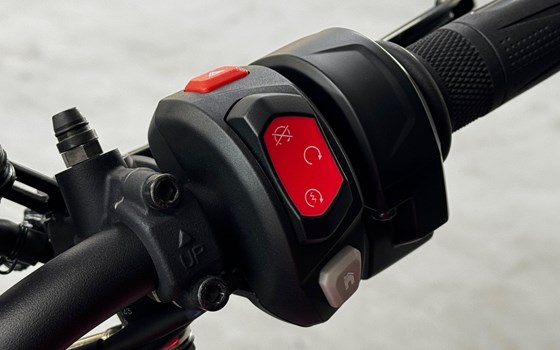 Gebrauchtmotorrad Triumph Street Triple 765 RS - Bild 11