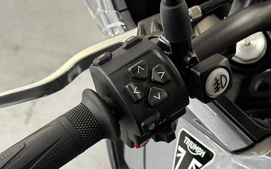 Gebrauchtmotorrad Triumph Tiger Sport 800 - Bild 11