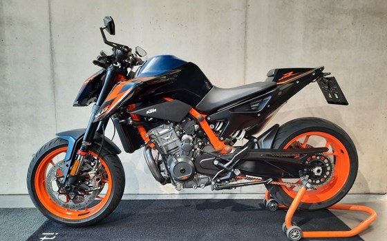 Gebrauchtmotorrad KTM 890 Duke R - Bild 1 Gebrauchtmotorrad KTM 890 Duke R - Bild 1
