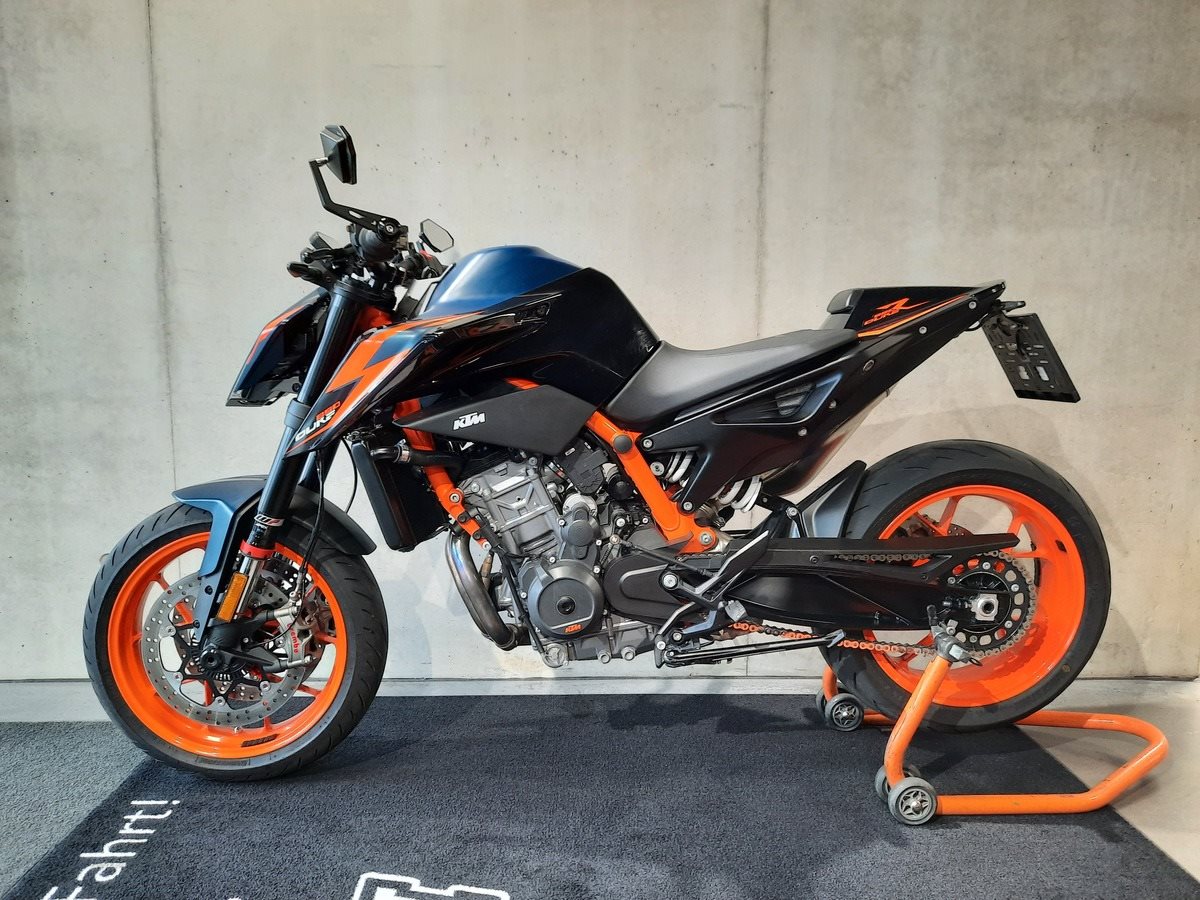 KTM 890 Duke R