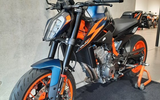 Gebrauchtmotorrad KTM 890 Duke R - Bild 3 Gebrauchtmotorrad KTM 890 Duke R - Bild 3