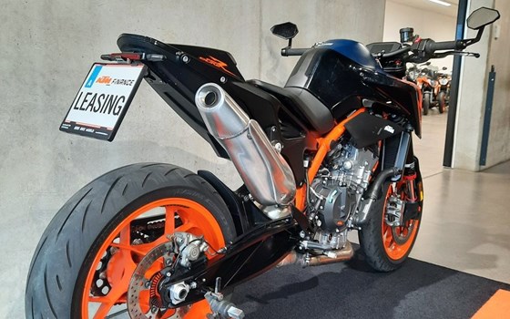 Gebrauchtmotorrad KTM 890 Duke R - Bild 4 Gebrauchtmotorrad KTM 890 Duke R - Bild 4