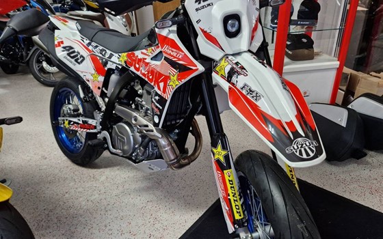 Neufahrzeug Suzuki DR-Z4SM - Bild 1