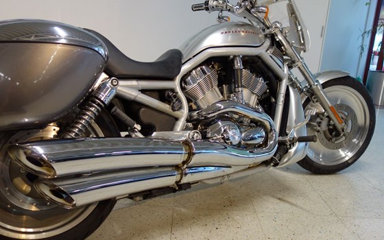 Gebrauchtmotorrad Harley-Davidson V-Rod VRSCA - Bild 18 Gebrauchtmotorrad Harley-Davidson V-Rod VRSCA - Bild 18