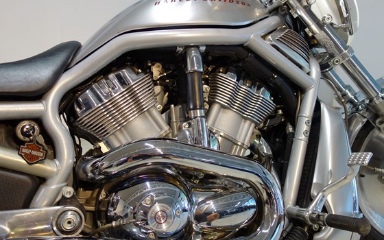 Gebrauchtmotorrad Harley-Davidson V-Rod VRSCA - Bild 23 Gebrauchtmotorrad Harley-Davidson V-Rod VRSCA - Bild 23