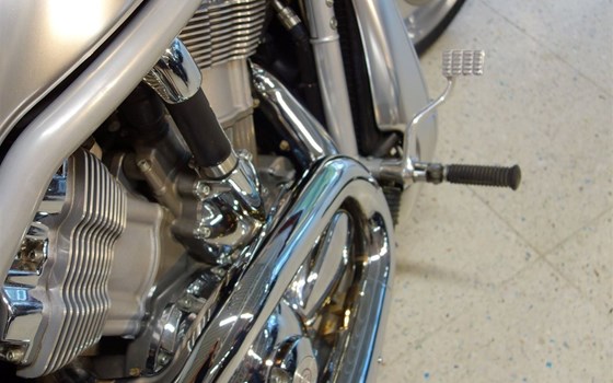 Gebrauchtmotorrad Harley-Davidson V-Rod VRSCA - Bild 24 Gebrauchtmotorrad Harley-Davidson V-Rod VRSCA - Bild 24