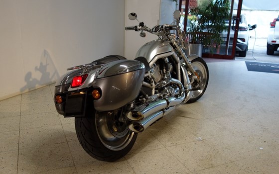 Gebrauchtmotorrad Harley-Davidson V-Rod VRSCA - Bild 8 Gebrauchtmotorrad Harley-Davidson V-Rod VRSCA - Bild 8