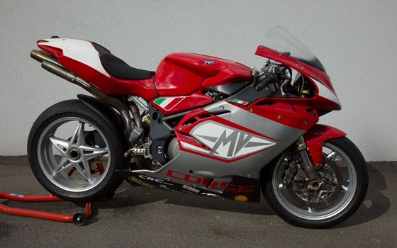 Gebrauchtmotorrad MV Agusta F4 1000 S - Bild 1 Gebrauchtmotorrad MV Agusta F4 1000 S - Bild 1