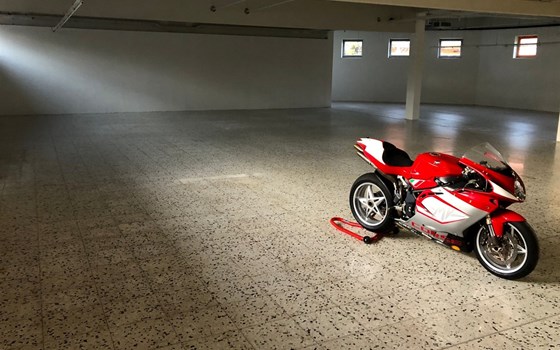Gebrauchtmotorrad MV Agusta F4 1000 S - Bild 3 Gebrauchtmotorrad MV Agusta F4 1000 S - Bild 3